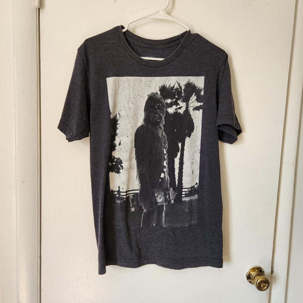 Black & gray  Star Wars Chewbacca graphic tee medium young men